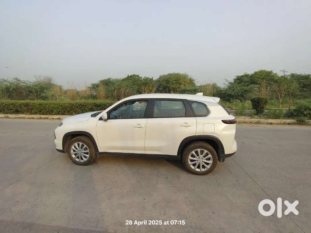 Maruti Suzuki Grand Vitara 2024 Petrol 3323 Km Driven