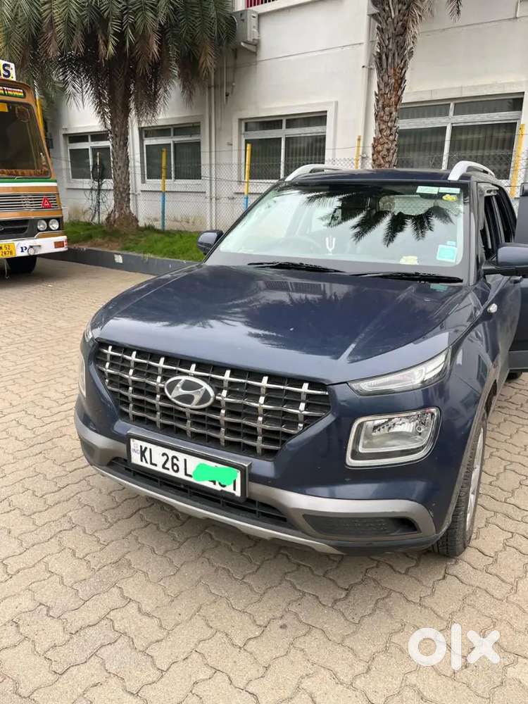 Hyundai Venue 2020 Petrol Well Maintained