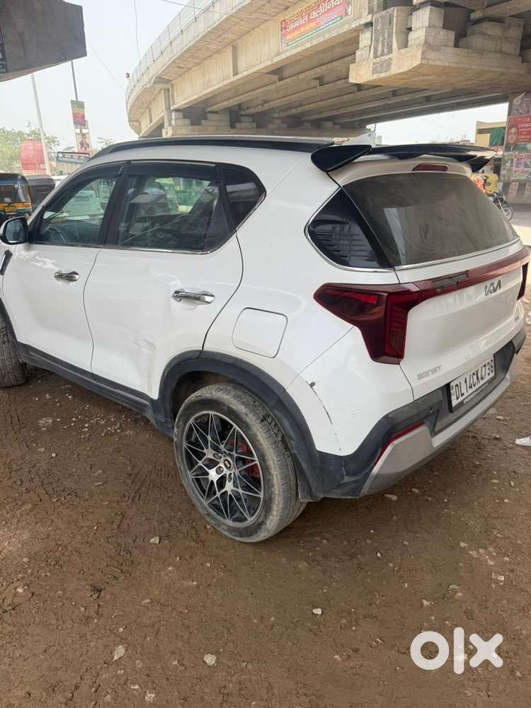 Kia Petrol Car 2025