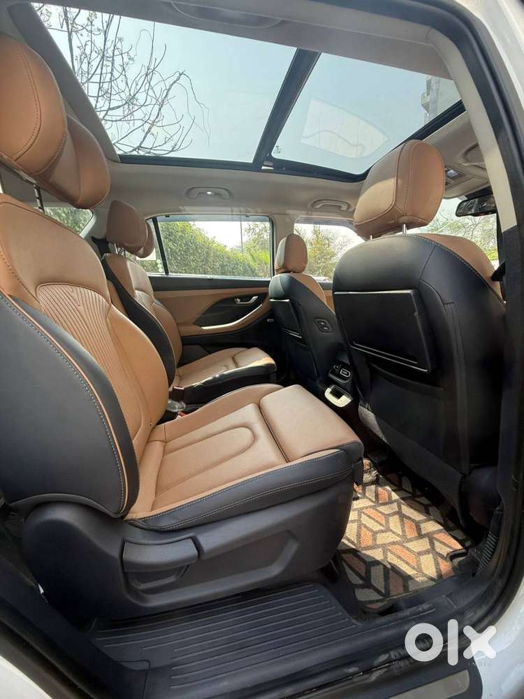 Showroom Condition Hyundai Alcazar Signature – Top Variant Petrol Auto