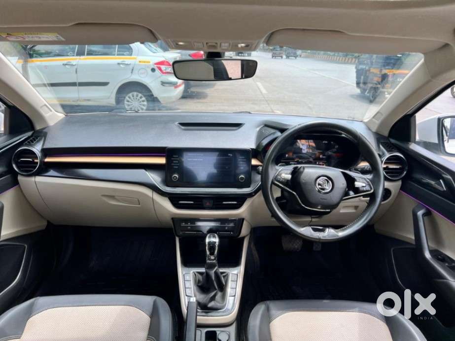 Skoda Slavia 1.0 Tsi Style At, 2023, Petrol