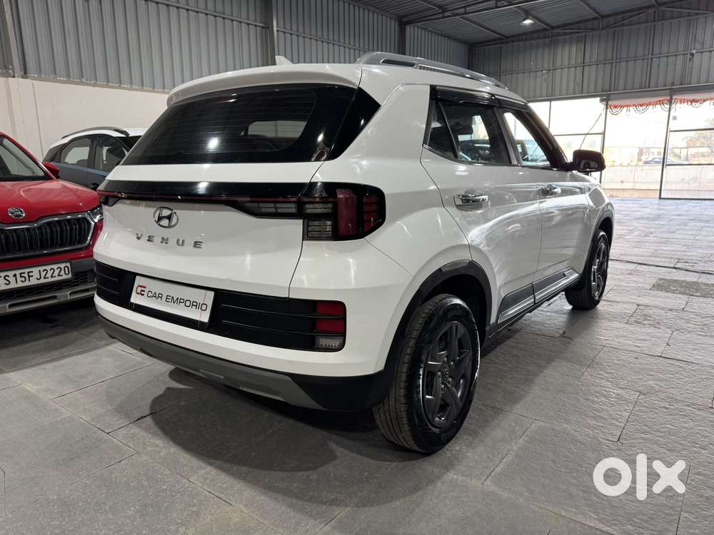 Hyundai Venue 1.2 S (o), 2023, Petrol