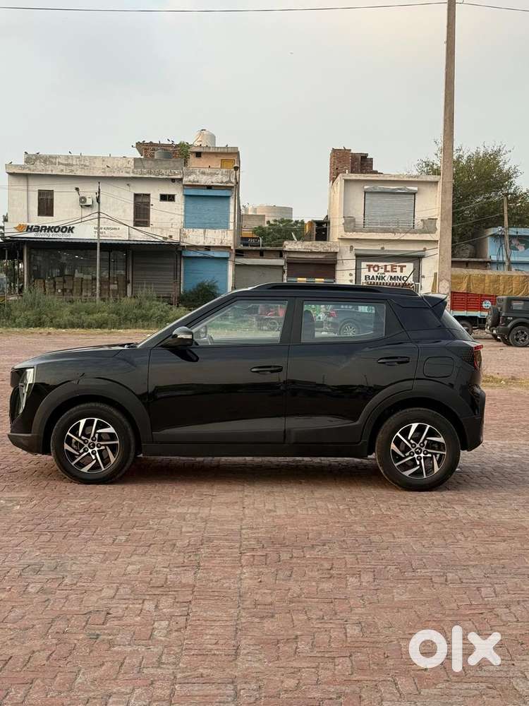 Mahindra Xuv300 W8 Amt Diesel, 2024, Diesel