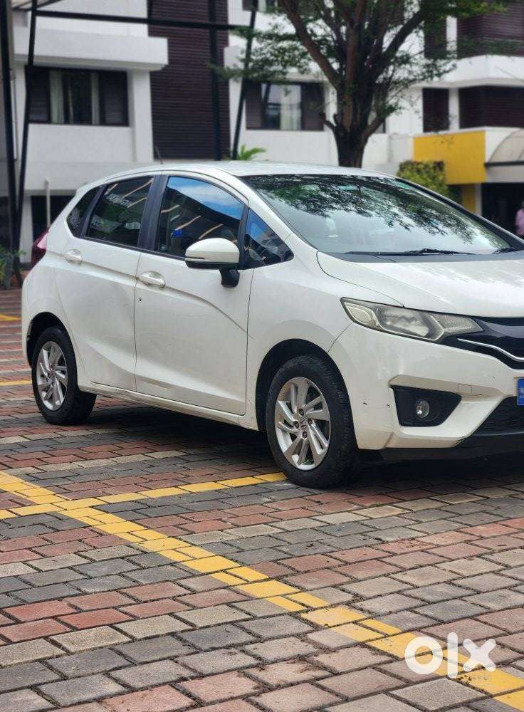 Honda Jazz V Automatic, 2016, Petrol