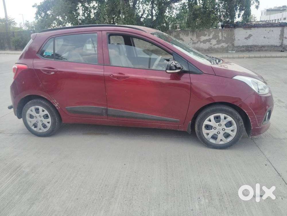 Hyundai Grand I10 Sportz, 2016, Petrol