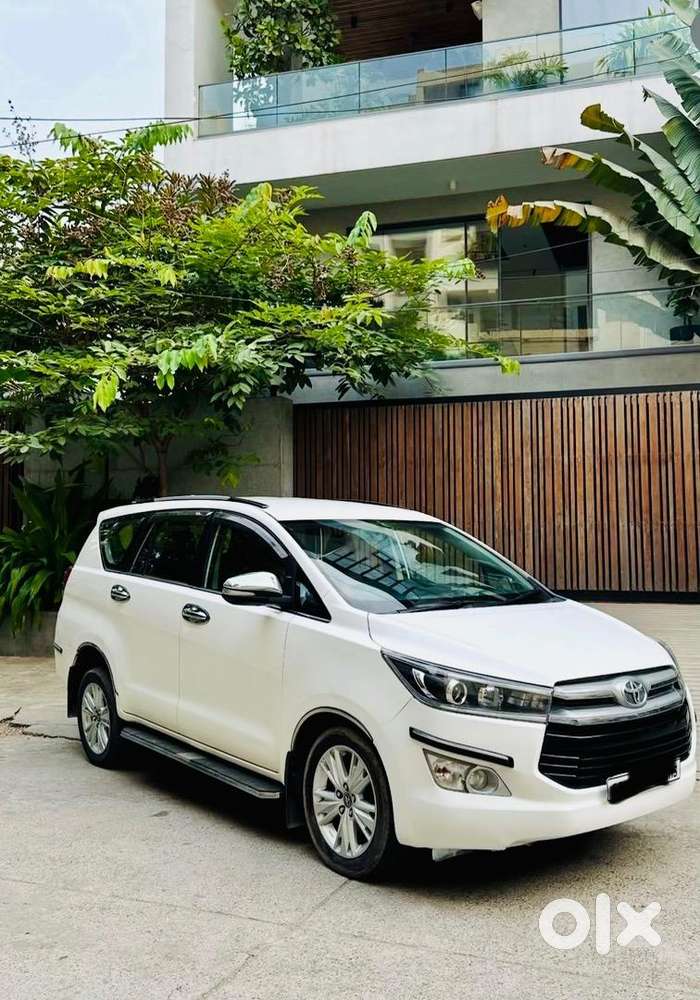Toyota Innova Crysta 2.8z  Diesel Automatic  Vip Number - 1000