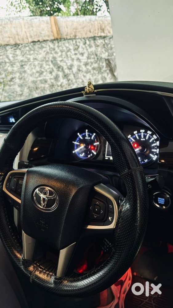 Toyota Innova Crysta 2.8 Z 2016