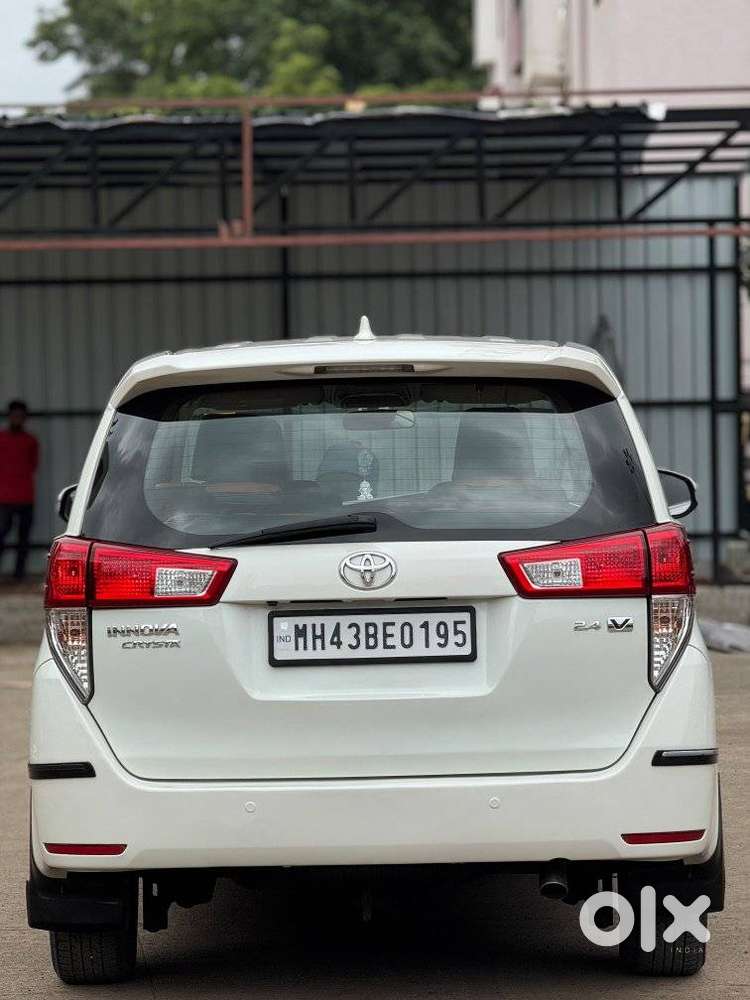 Toyota Innova Crysta 2.4 V, 2016, Diesel