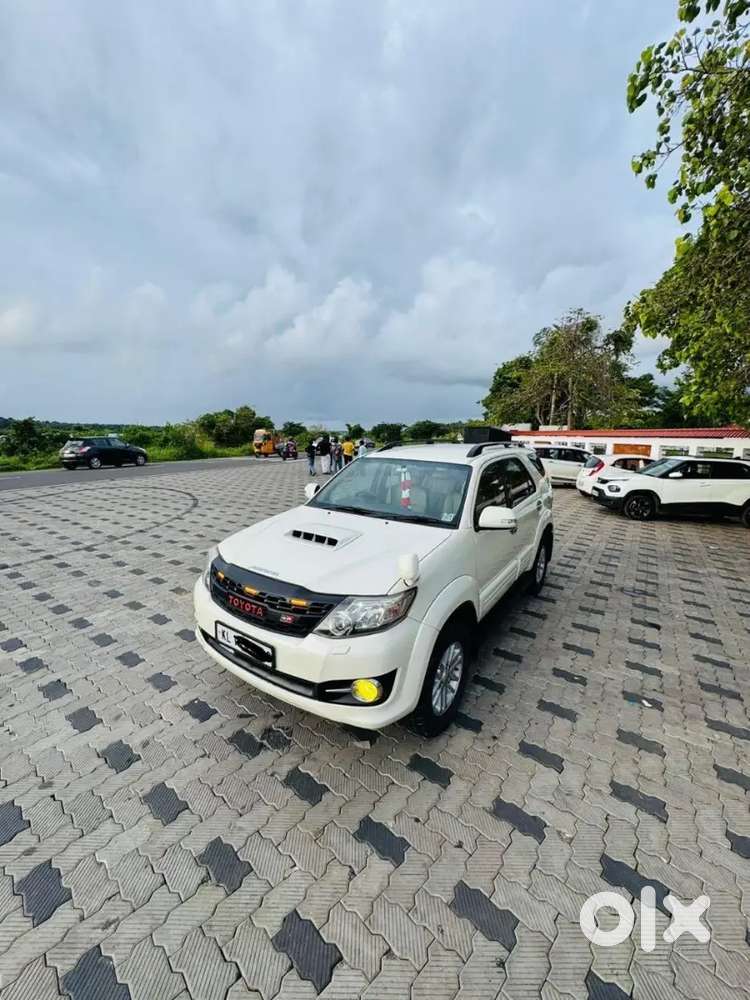 Toyota Fortuner 2014 Diesel 100000 Km Driven