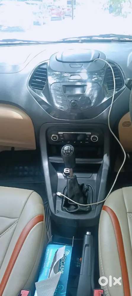 Ford Aspire Titatinium Blu 2016