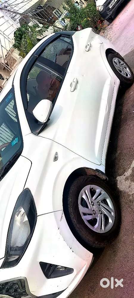 Hyundai Aura 2021 Petrol 76000 Km Driven