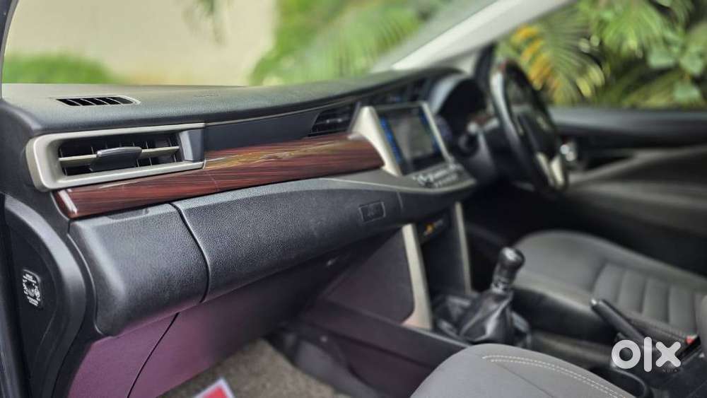 Toyota Innova Crysta 2.4 V, 2016, Diesel
