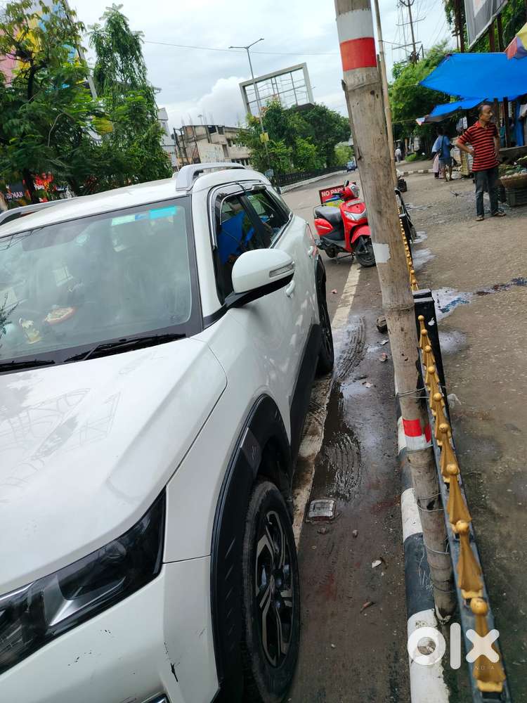 Maruti Suzuki Brezza 1.5 Lxi Smart Hybrid, 2023, Petrol