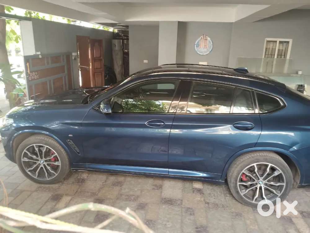 BMW X4 2022 with M Sport shadow