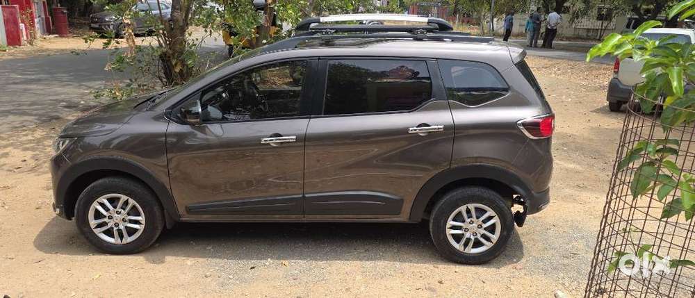 Renault Triber Rxt, 2023, Petrol