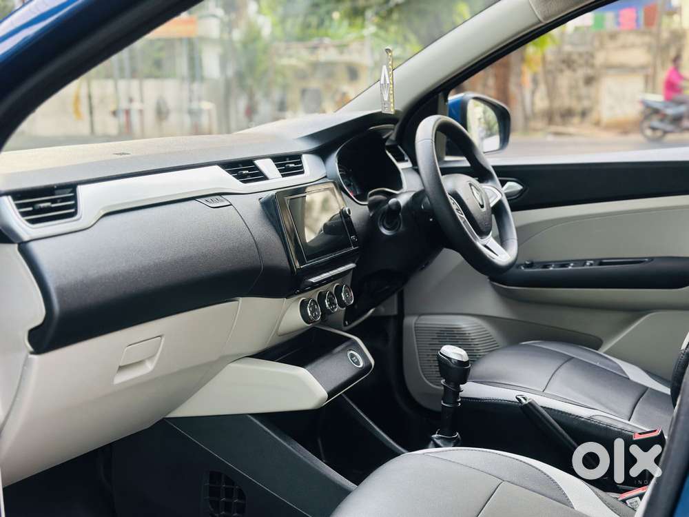 Renault Triber Rxz, 2021, Petrol