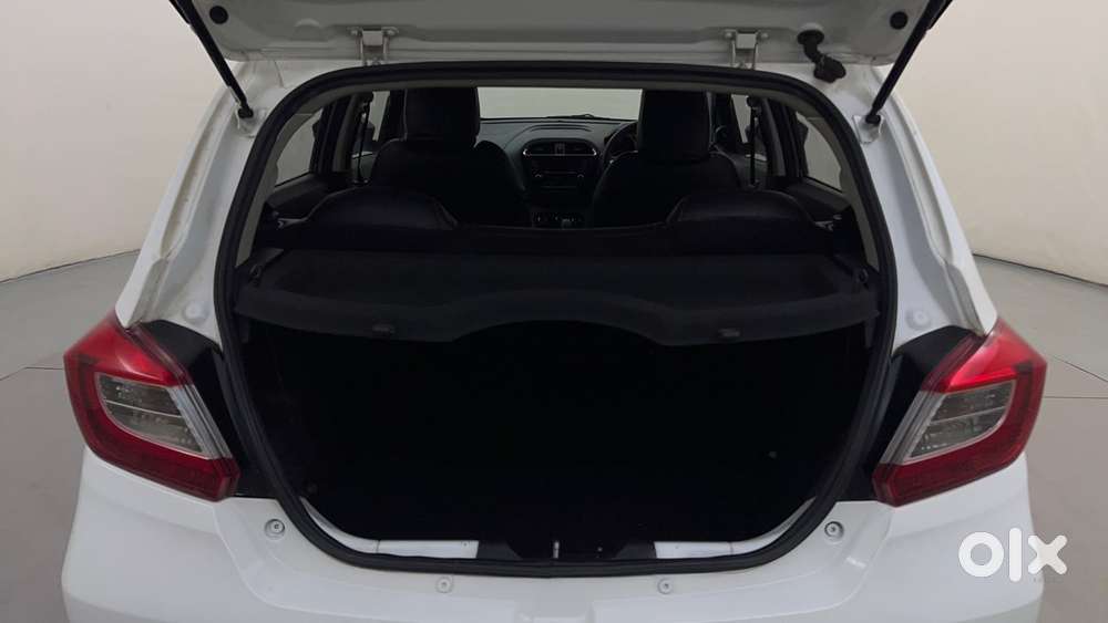 Tata Tiago Xza, 2017, Petrol