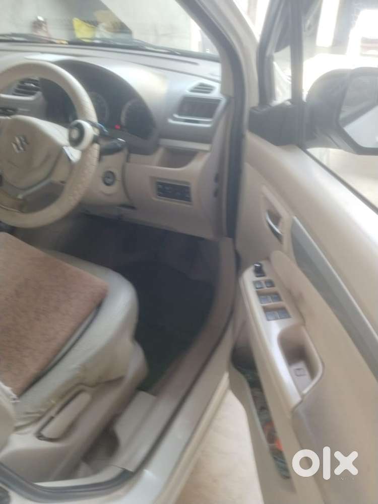 2017 Maruti Ertiga 80000 Km Vxi Cng