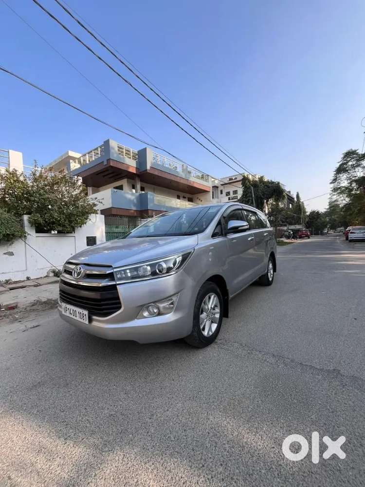 Toyota Innova Crysta 2.4 V