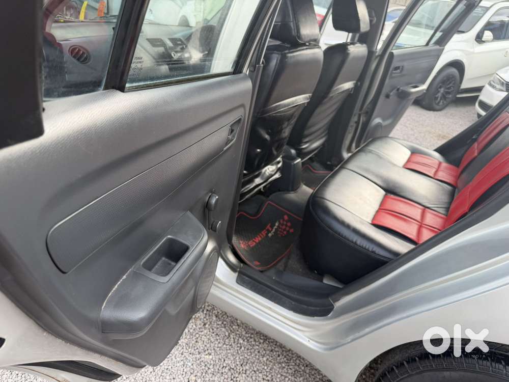 Maruti Suzuki Swift Lxi Bsiii, 2006, Petrol