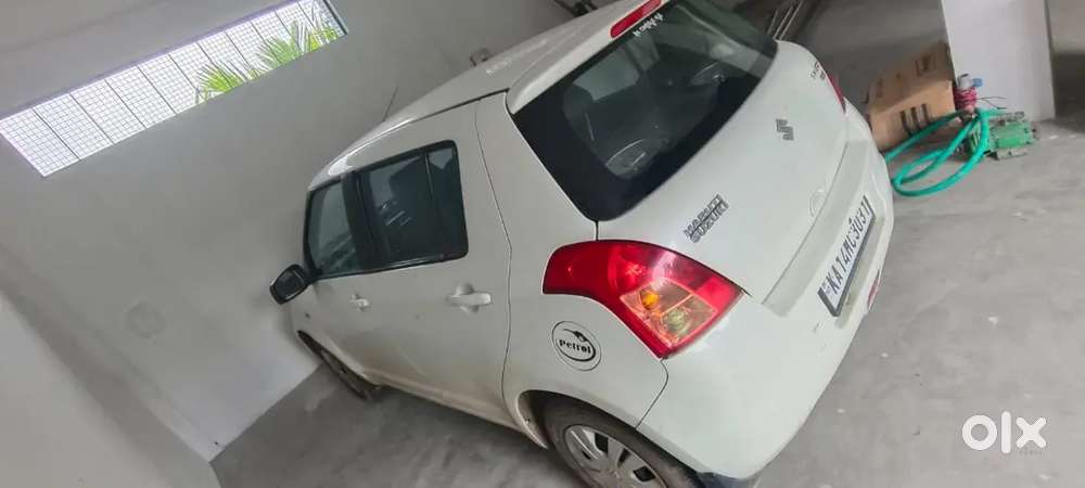 Maruti Suzuki Swift Vxi