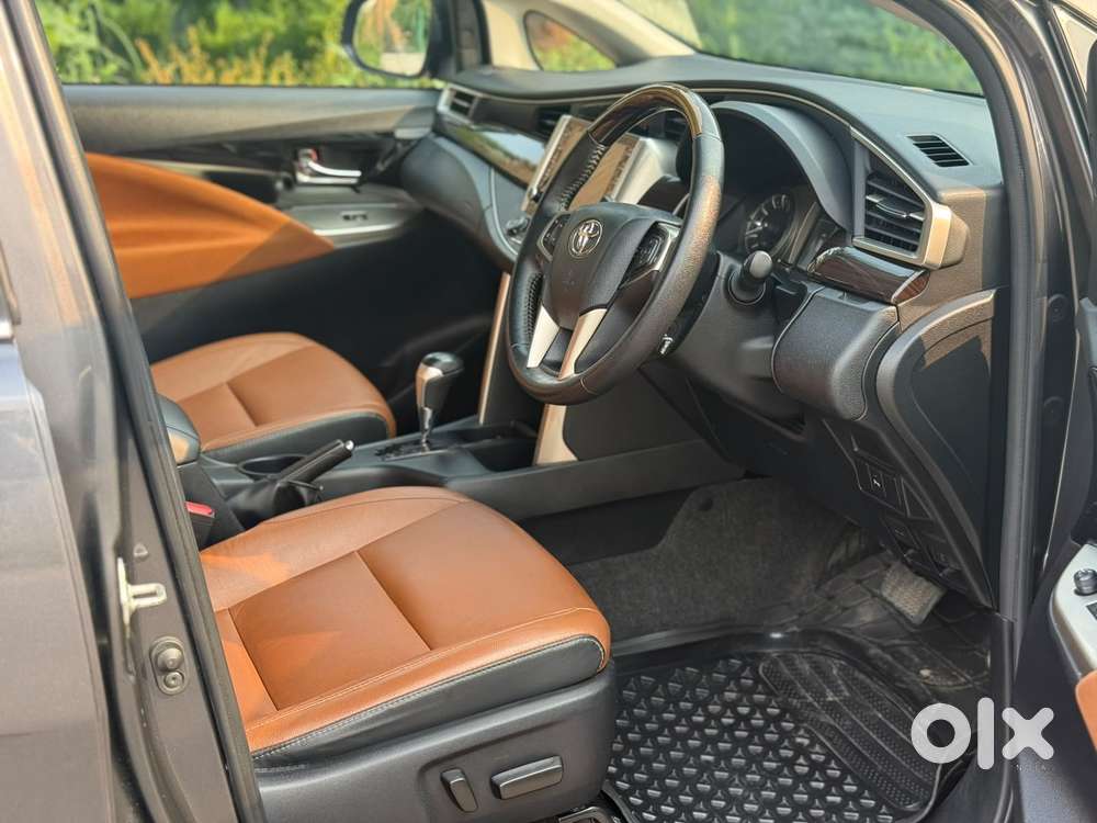 Toyota Innova Crysta, 2022, Petrol