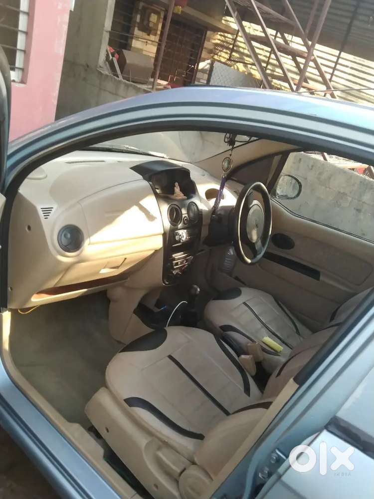 गाडी कंडिशन फुल आहे चारी टायर नवीन टाकले आहे