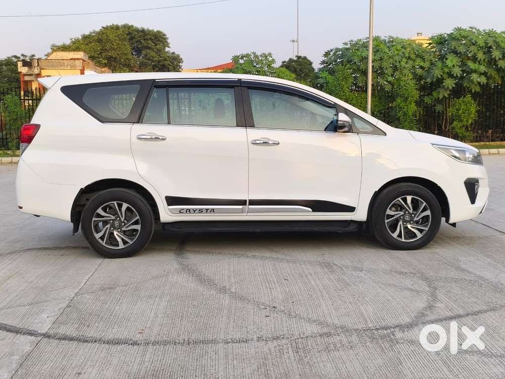 Toyota Innova Crysta 2.4 G Mt, 2022, Diesel