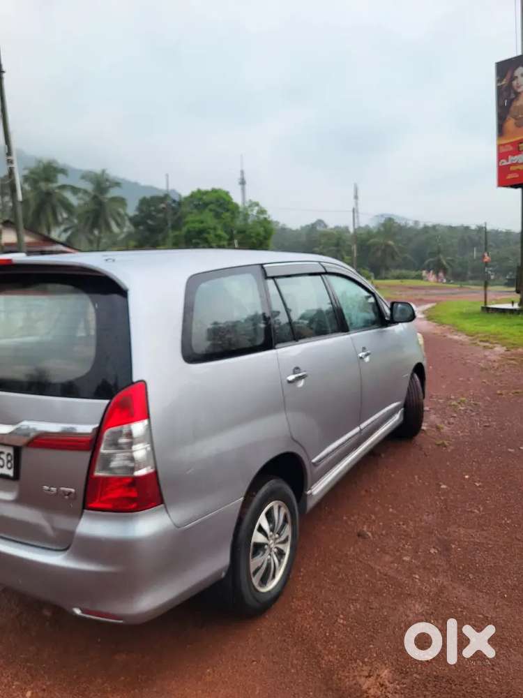 Toyota Innova V 2015 Last