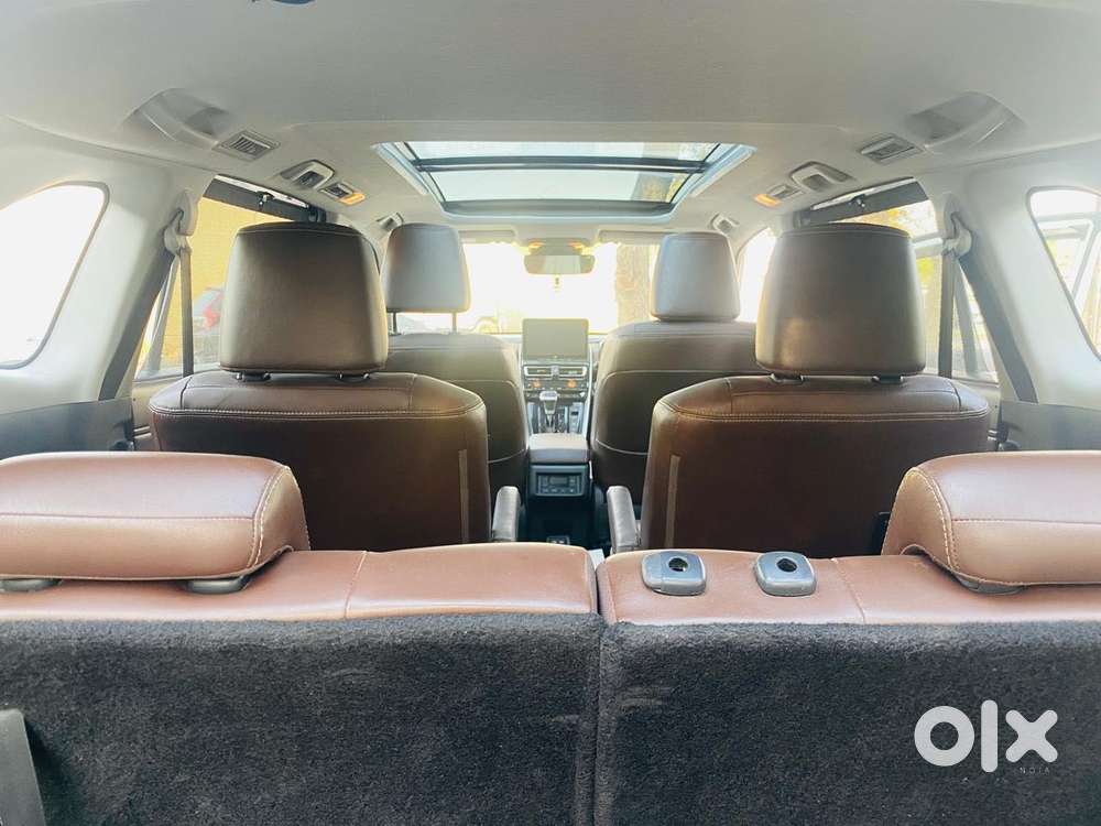 Toyota Innova Hycross 2.0 Zx (o) Hybrid 7 Str, 2024, Petrol