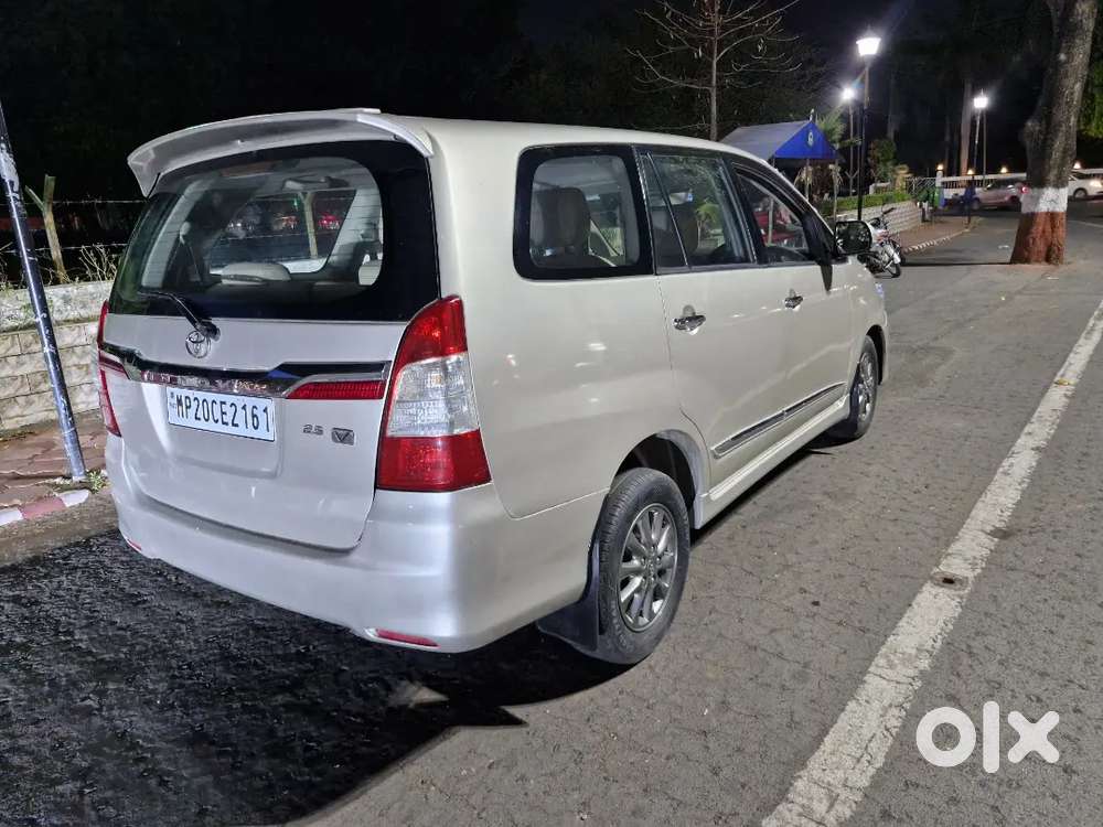 Toyota Innova 2014 Diesel 105000 Km Driven