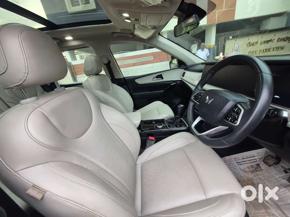 Mahindra Xuv700 2.2 Ax 7 Diesel Mt Luxury Pack Str, 2024