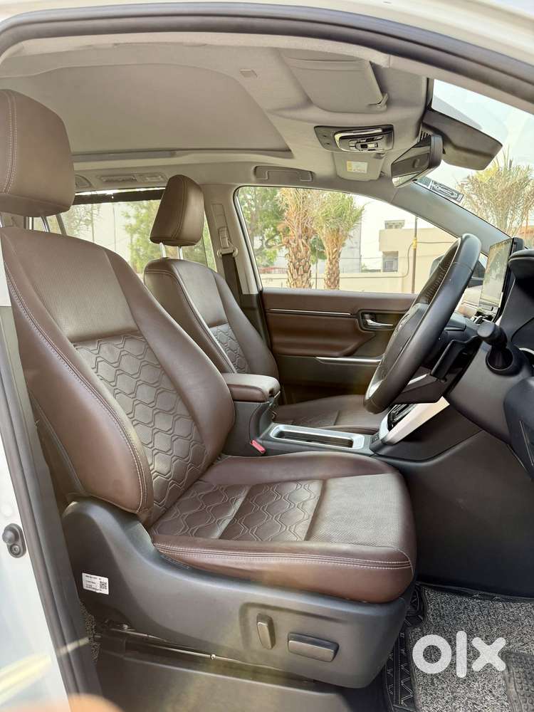 Toyota Innova Hycross 2.0 Zx Hybrid 7 Str, 2023, Petrol
