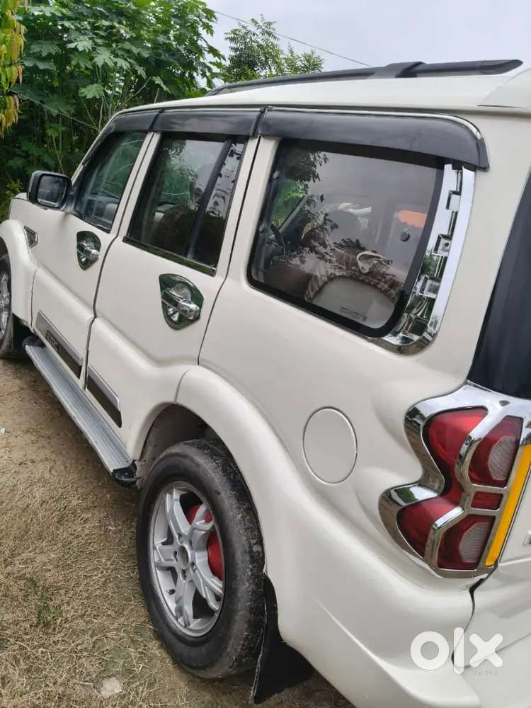 Mahindra Scorpio S4 Diesel 2015