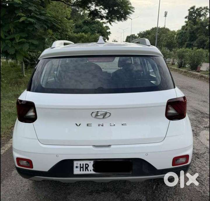Hyundai Venue S (o) 1.2 Petrol Knight Edition, 2021, Petrol