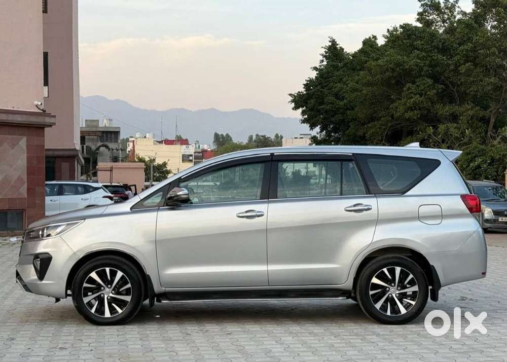 Toyota Innova Crysta [2020-ongoing] 2.4 Zx 7 Str, 2022, Diesel