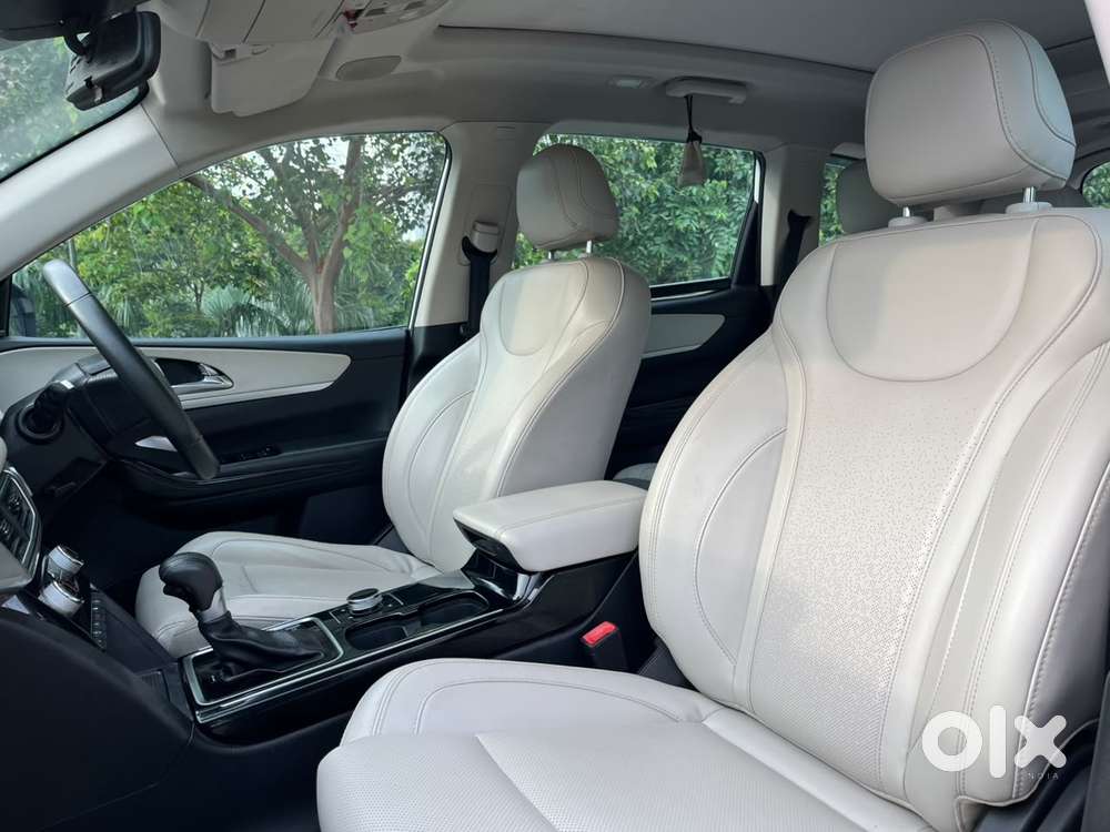 Mahindra Xuv700 2.0 Ax 7 Petrol At Luxury Pack Str, 2022, Petrol