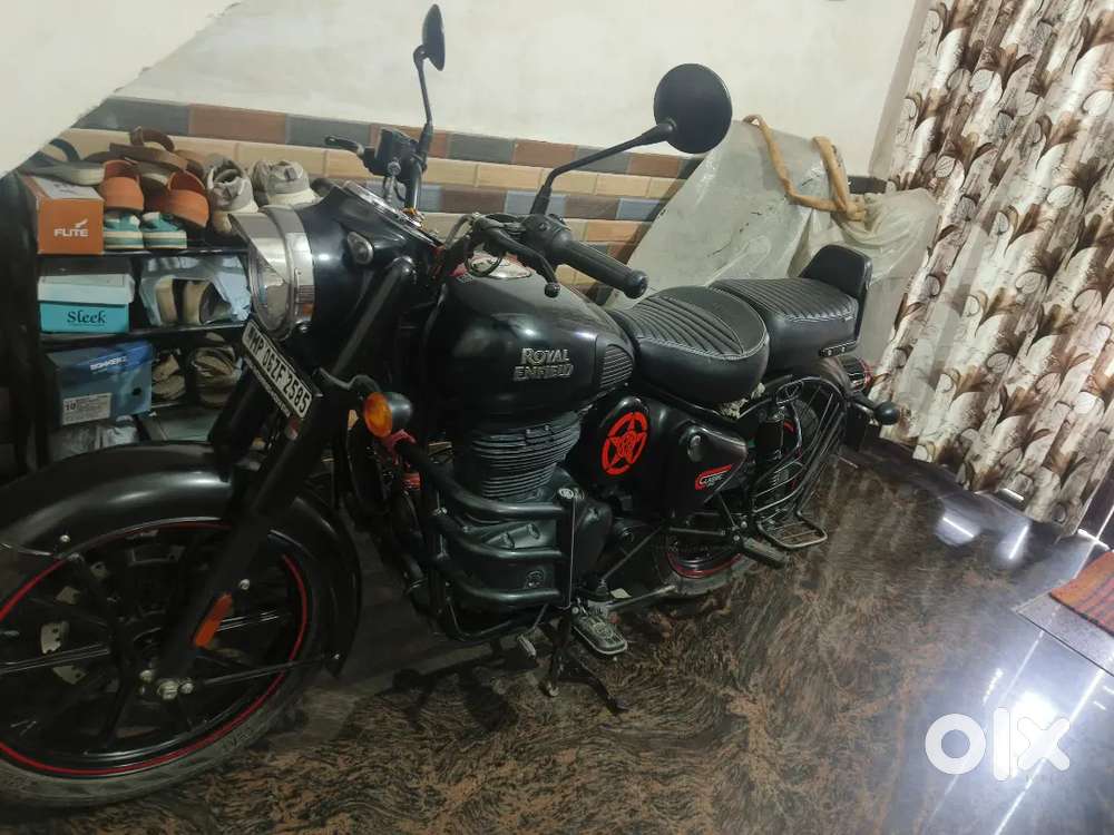 Royal Enfield Classic 350 2024 stralth Black