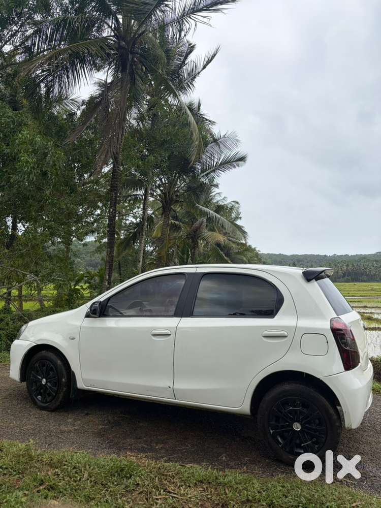 Toyota Etios Liva Gd 2015 Diesel Car/ (phone)