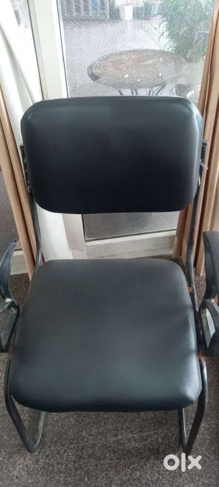 Good condition 80 chair and 80 desk