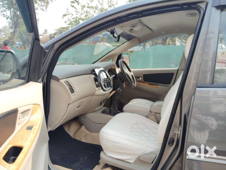 Toyota Innova 2.5 G (diesel) 8 Seater, 2011, Diesel