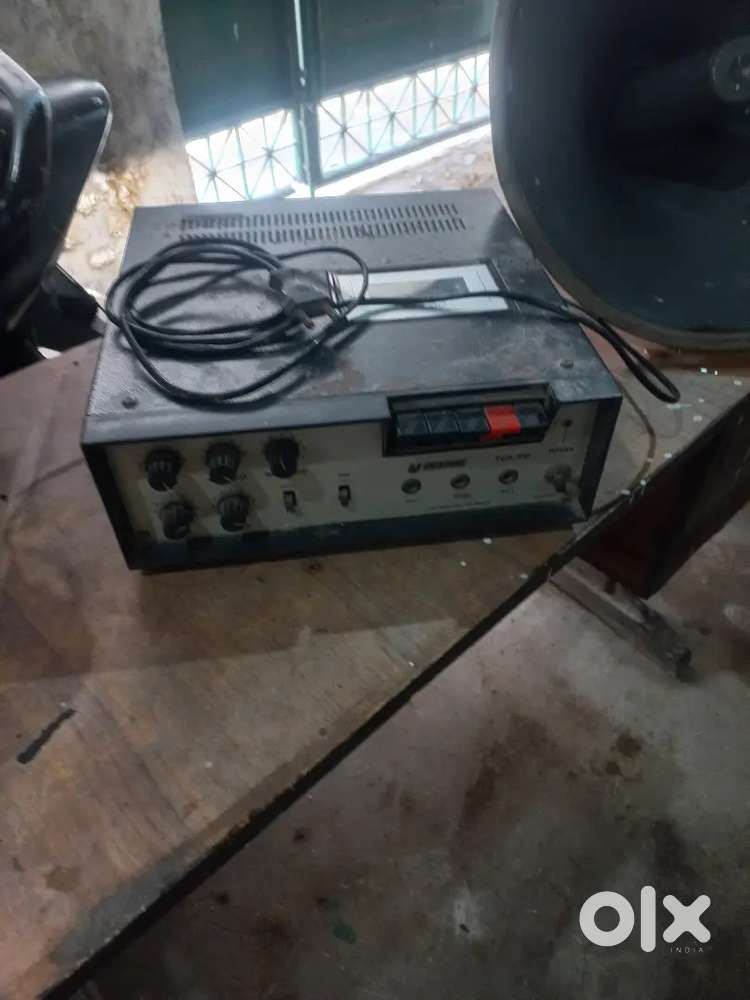 Amplifiers with loud speakers