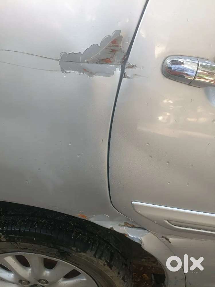 Toyota Innova 2013 Diesel 236000 Km Driven, Company Service