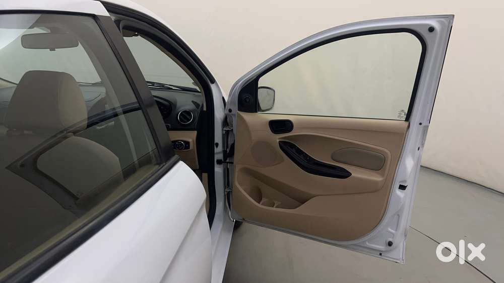 Ford Figo Aspire Titanium, 2016, Petrol