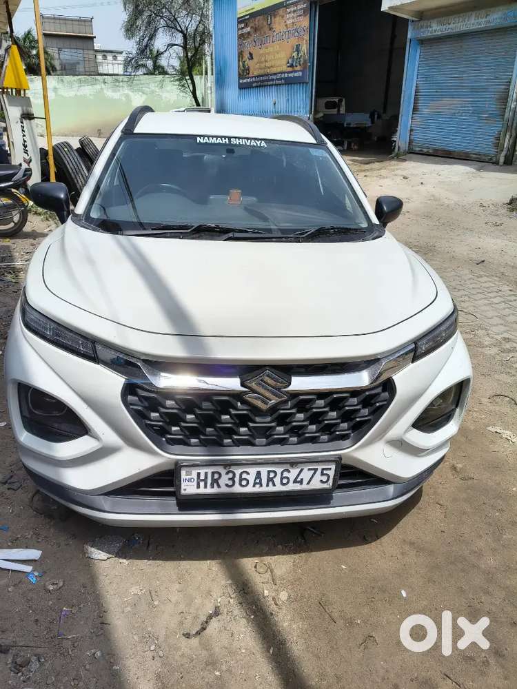 Well Maintained 
Maruti Suzuki Fronx 2024 
Petrol/cng
40000km Approx