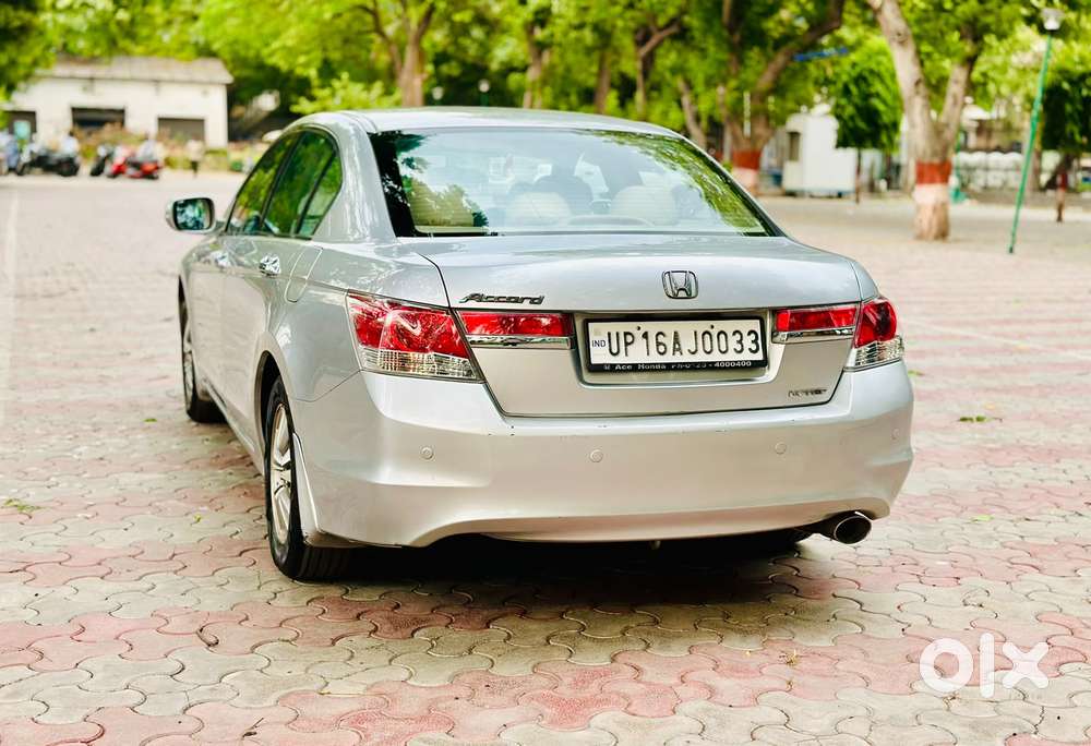 Honda Accord 2.4 Elegance Manual, 2012, Petrol