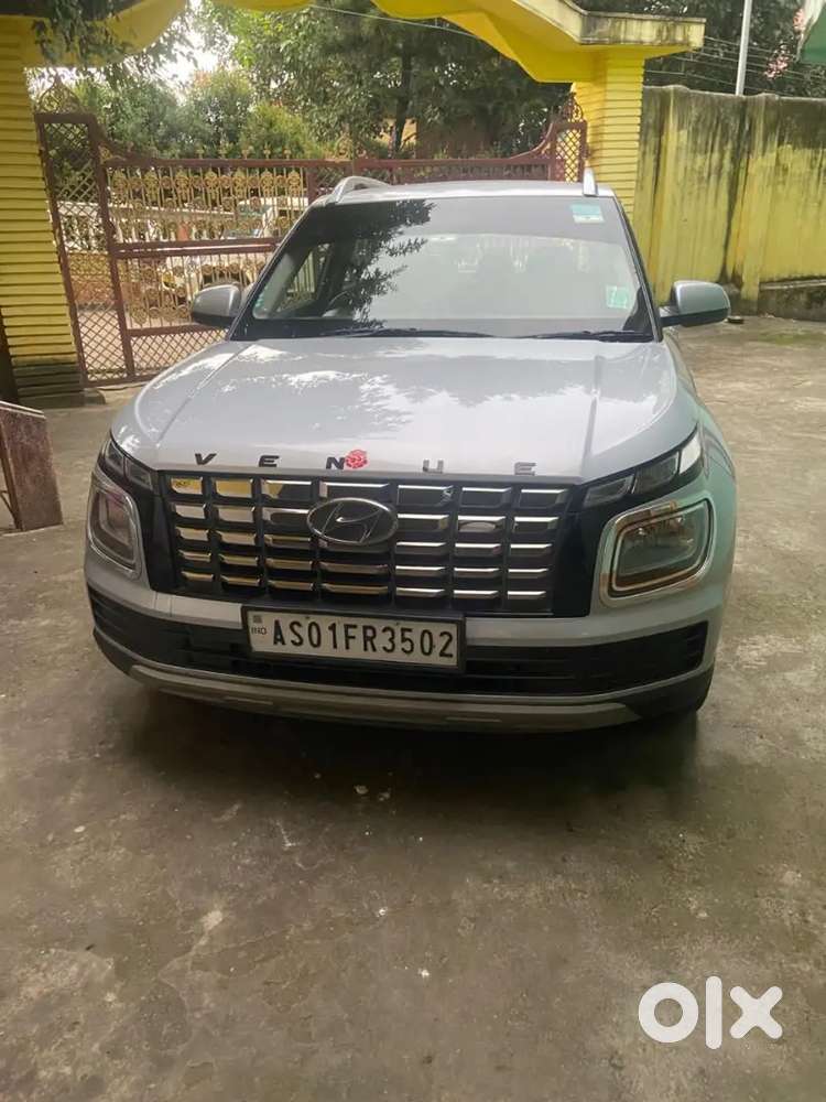 Hyundai Venue 2023 Petrol 72345 Km Driven