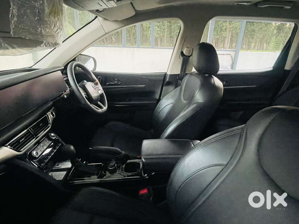 Ebony Edition, All Black, Fully Coating, Company Fitted Footrest & Mat