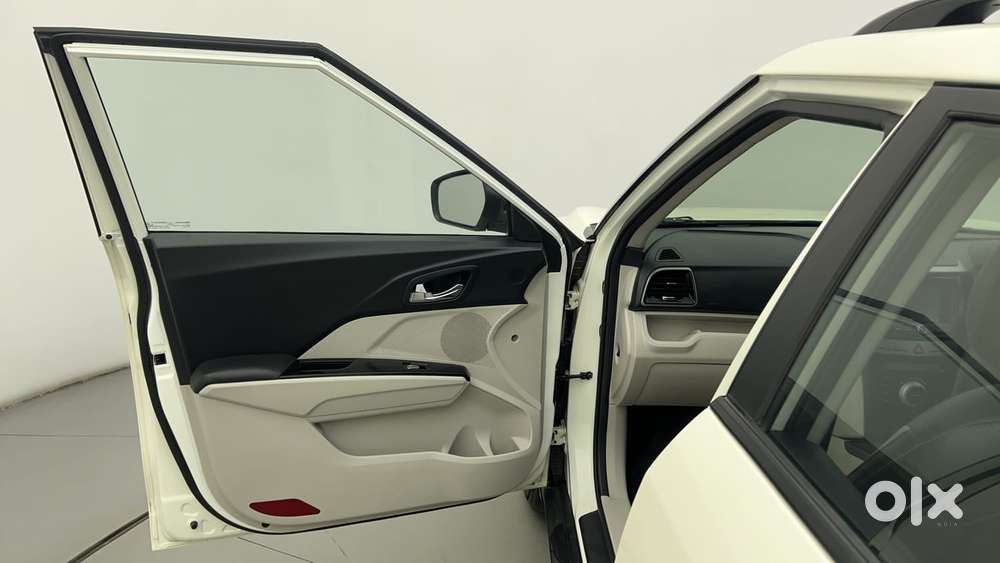 Mahindra Xuv300 W8 Diesel, 2023, Diesel
