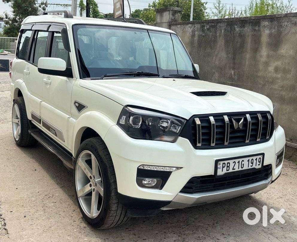 Mahindra Scorpio Classic, 2023, Diesel
